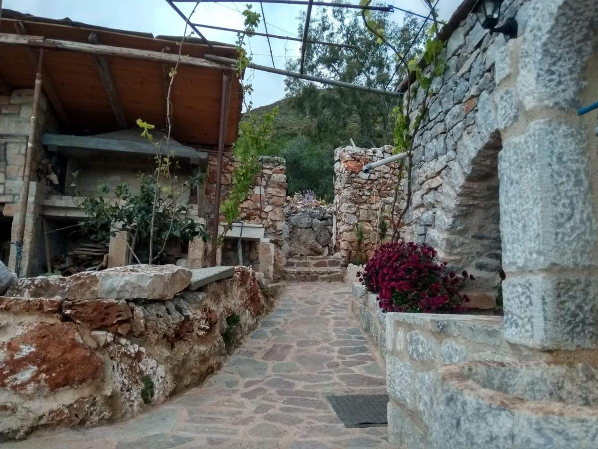 Find Your Peace In A Traditional Country House!! Láyia Eksteriør billede